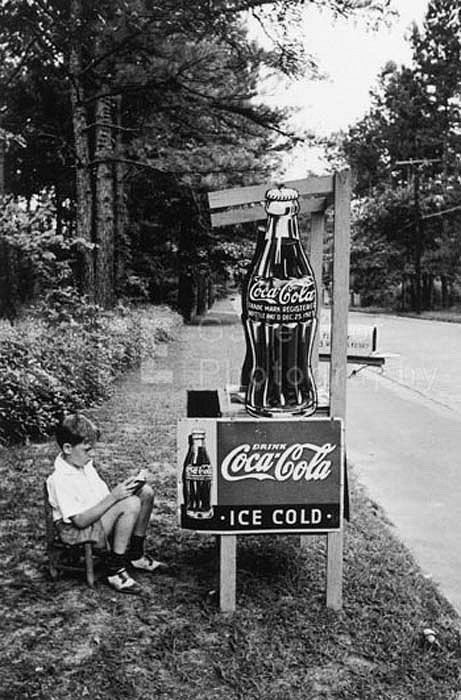 Alfred Eisenstaedt, Little Boy Selling Coca-Cola at Roadside, Atlanta, GA, 1936
Silver Gelatin Print, 20 x 16 inches