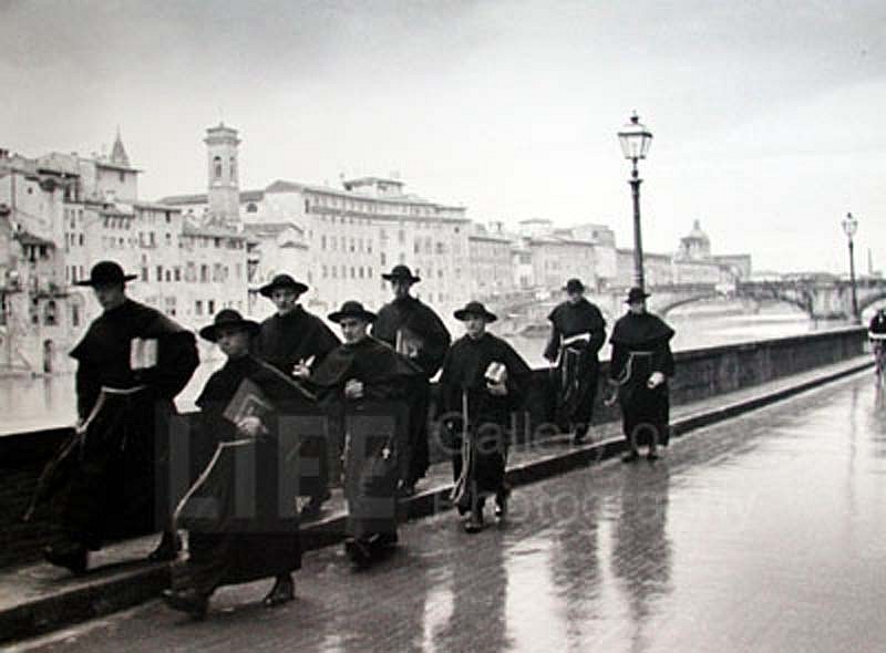 Alfred Eisenstaedt, Monks Hurrying Along the River Arno, Florence, Italy, 1935
Silver Gelatin Print, 16 x 20 inches