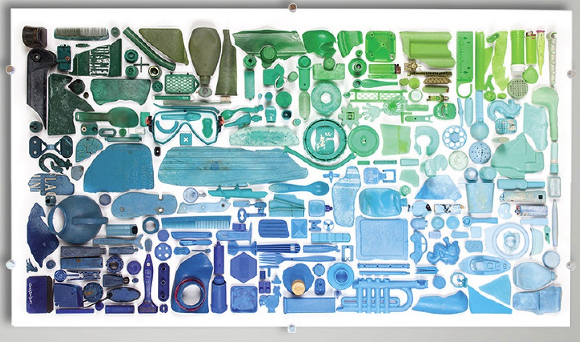 Gilles Cenazandotti, Cold Collage I, 2016
Objects Lost and Found from the Sea on Altuglass, 36 x 55 x 8 inches