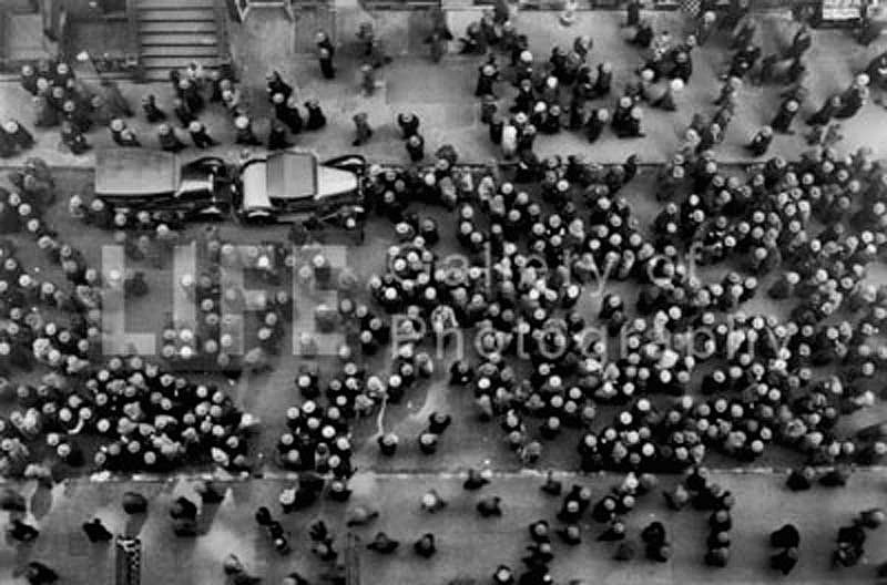 Margaret Bourke-White, Hats in the Garment District, 1930
Silver Gelatin Print, 20 x 24 inches