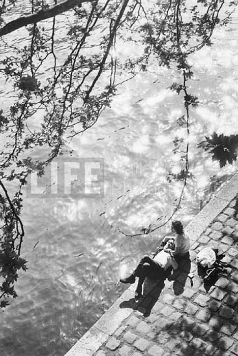 Alfred Eisenstaedt, Siesta on the Right Bank of the River Seine, Paris, 1964
Silver Gelatin Print, 14 x 11 inches