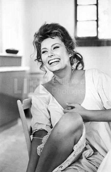 Alfred Eisenstaedt -&nbsp;Alfred Eisenstaedt Sophia Loren in "Madame"