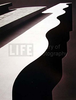 Alfred Eisenstaedt -&nbsp;Alfred Eisenstaedt Facade World's Fair, New York