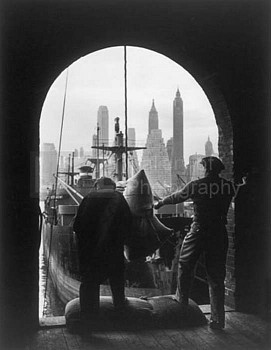 Andreas Feininger - Andreas Feininger Unloading Coffee at Brooklyn Dock, New York
