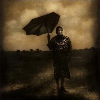 Jack Spencer - Jack Spencer Woman with Broken Umbrella, Sieta Reales