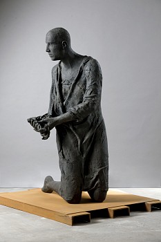 Hanneke Beaumont -&nbsp;Hanneke Beaumont Connected - Disconnected, Bronze #99