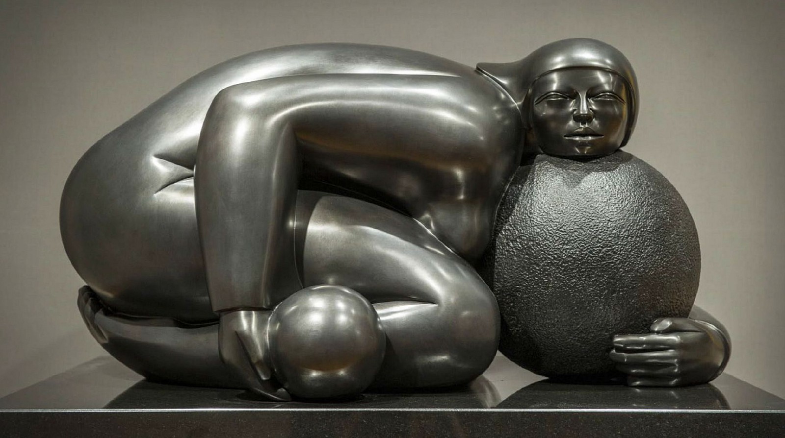 Jorge Jiménez Deredia, Energía Atávica, 2017
Bronze Sculpture, 21 5/8 x 37 3/8 x 26 in.