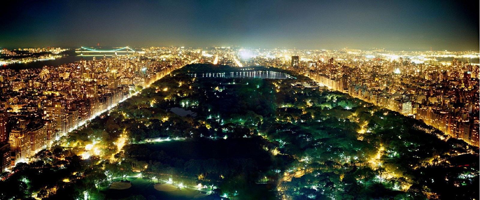 David Drebin, Central Park, 2023
Lenticular Photograph, 20 x 48 in.