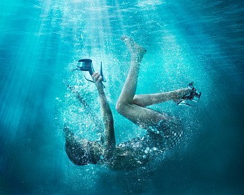 Work:&nbsp;David Drebin Shimmering Danger (Diasec)