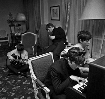 Harry Benson -&nbsp;Harry Benson The Beatles Composing, George V Hotel, Paris