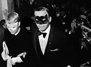 Harry Benson -&nbsp;Harry Benson Capote Ball Frank and Mia